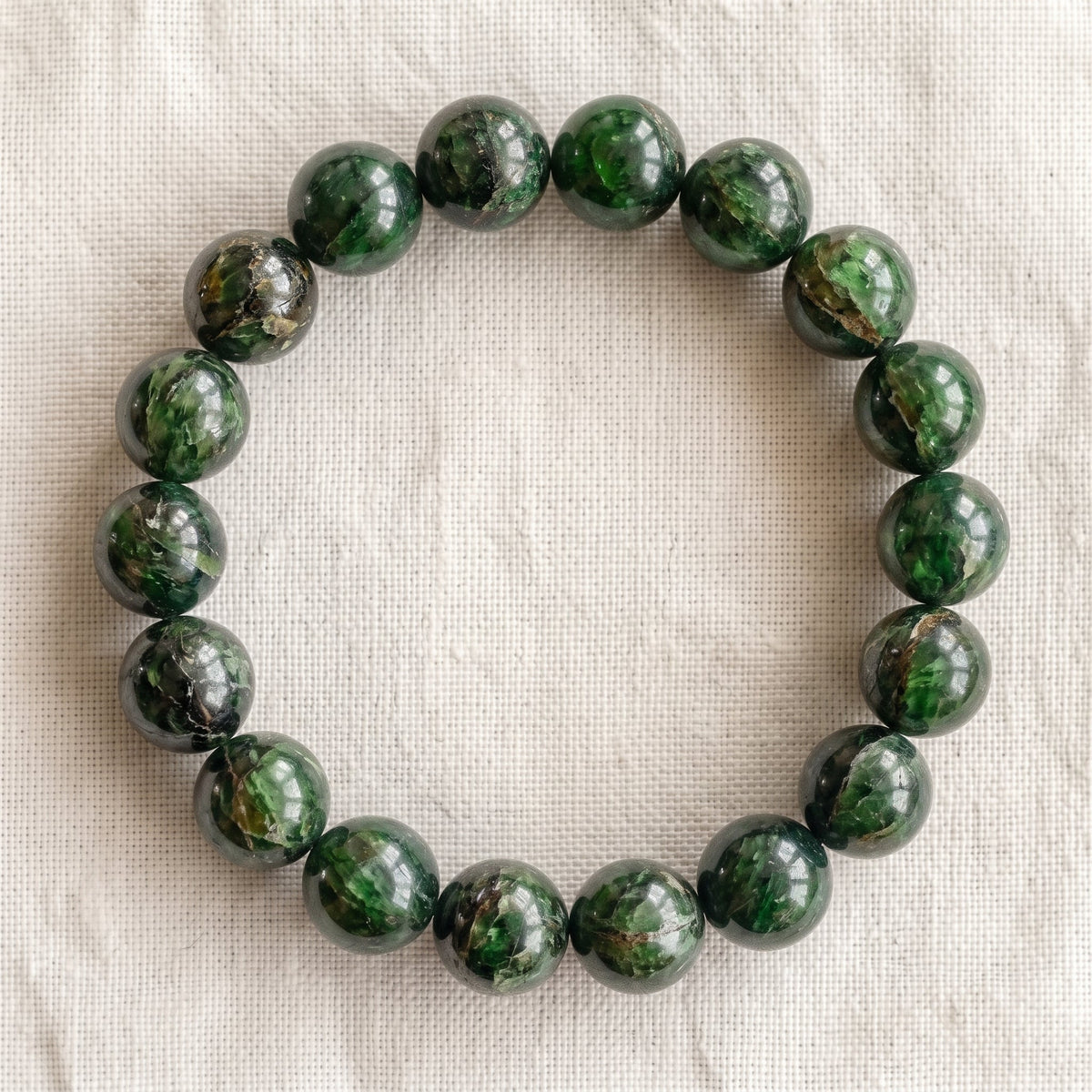 Bracelet en grenat vert, perles de 10 mm - visuel provisoire