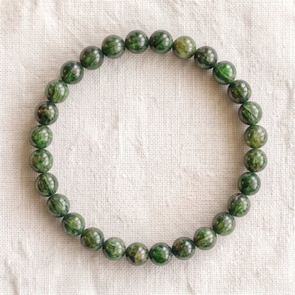 Bracelet en grenat vert, perles de 6 mm - visuel provisoire